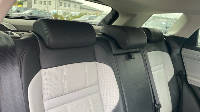 Land Rover Range Rover Evoque 2.0 D150 R-Dynamic 5dr 2WD Diesel Hatchback